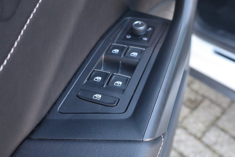 Vehicle Image 28