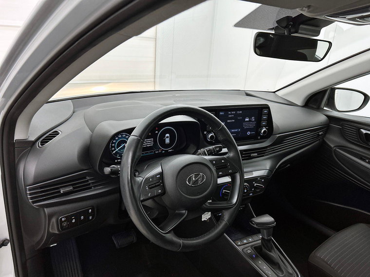 Vehicle Image 21