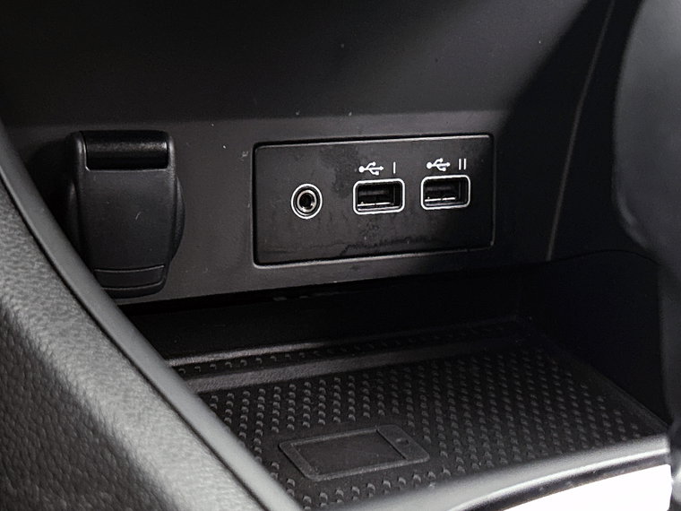 Vehicle Image 32