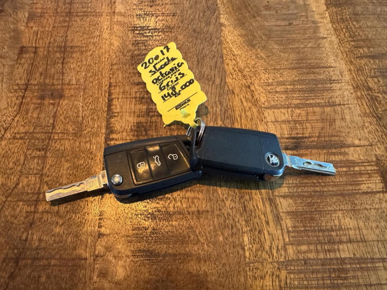 Vehicle Image 25