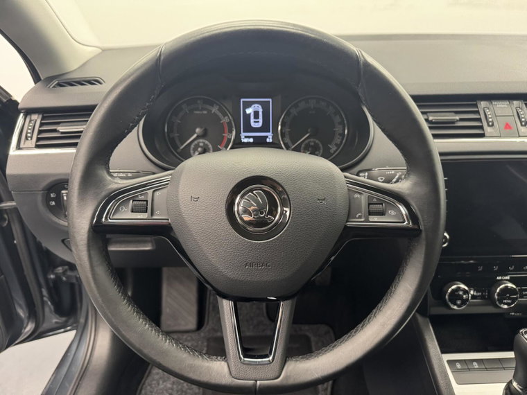 Vehicle Image 40