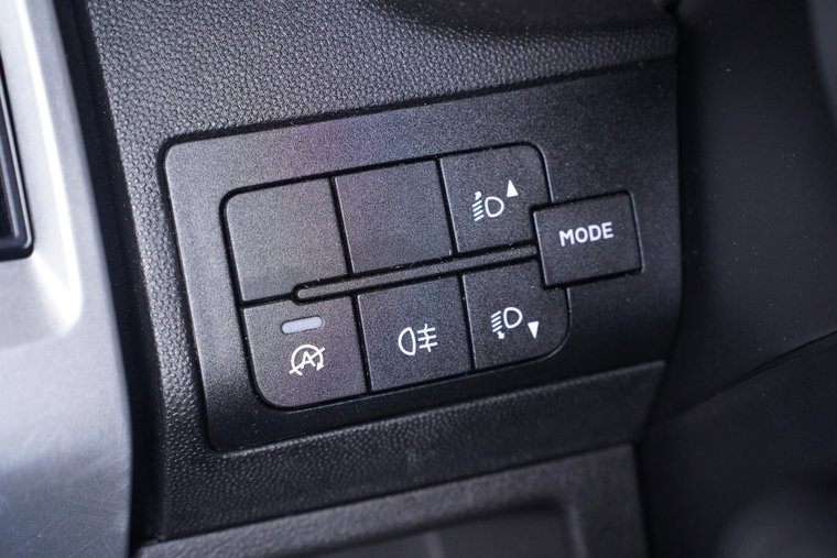 Vehicle Image 38