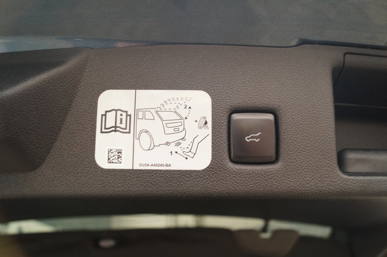 Vehicle Image 28