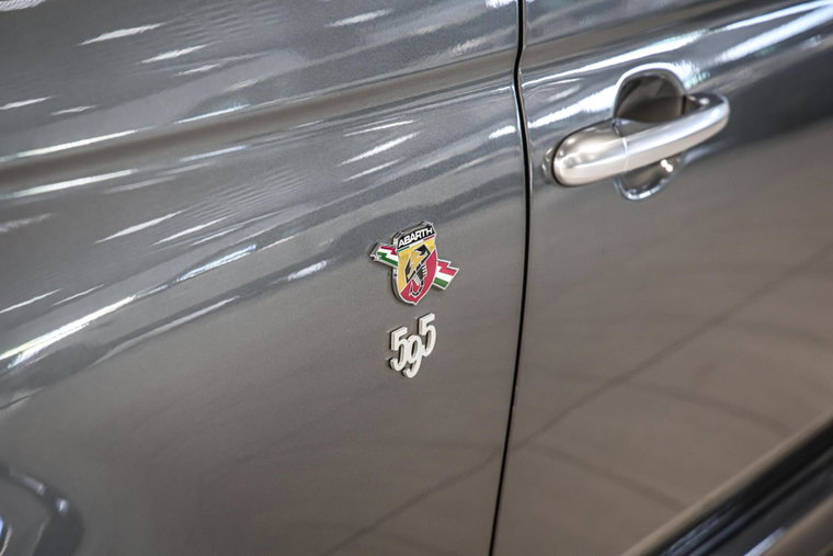 Vehicle Image 19