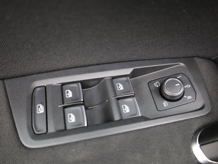 Vehicle Image 26