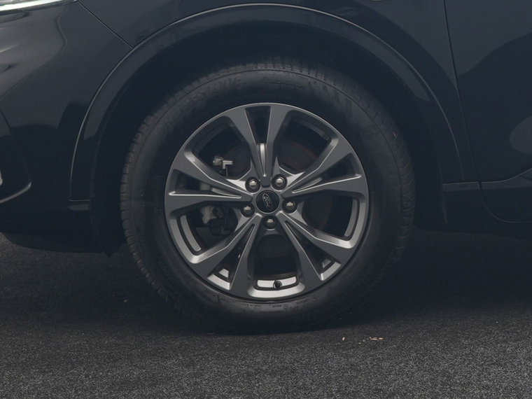 Vehicle Image 35
