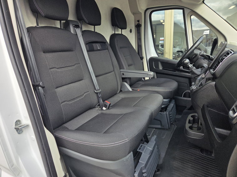Vehicle Image 35