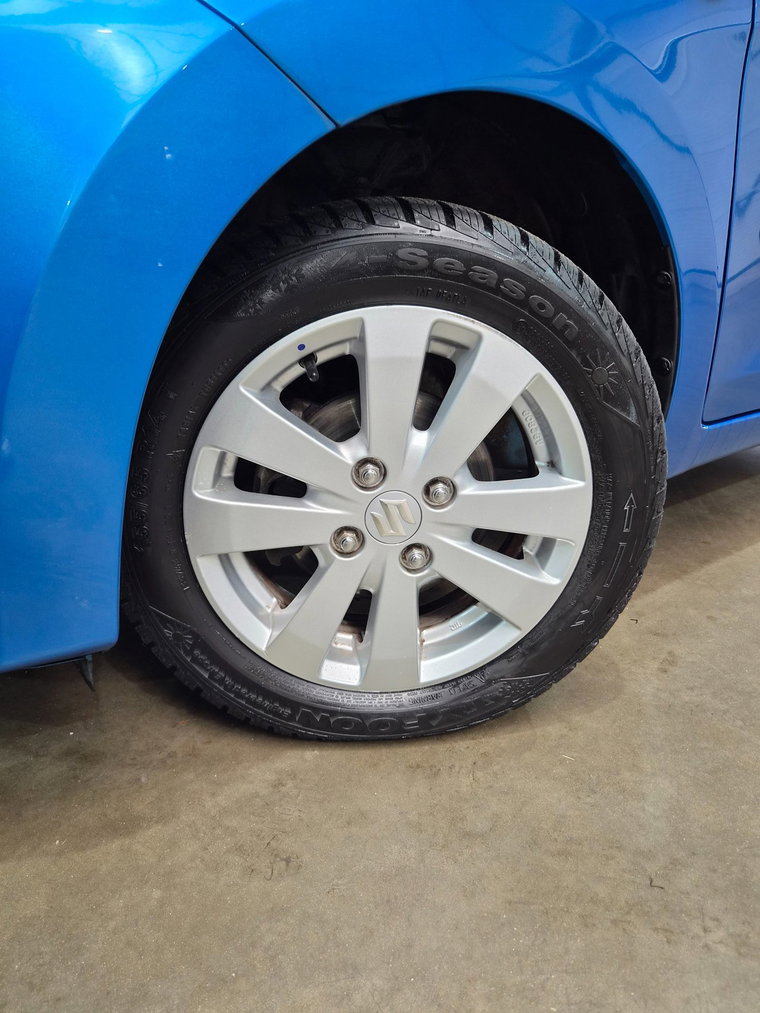 Vehicle Image 12