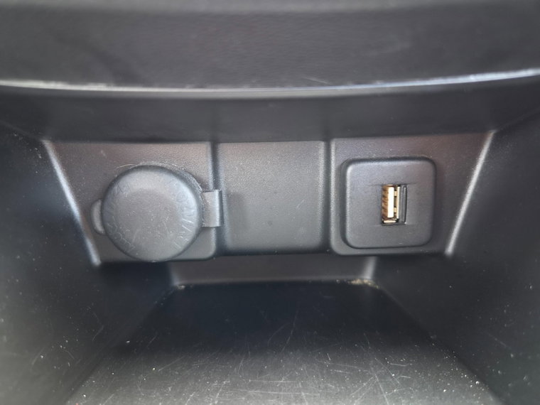Vehicle Image 25