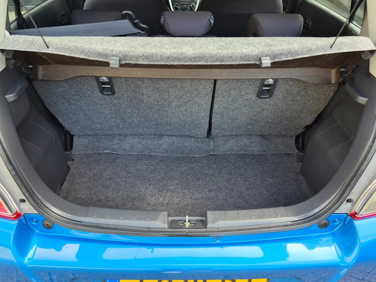 Vehicle Image 32