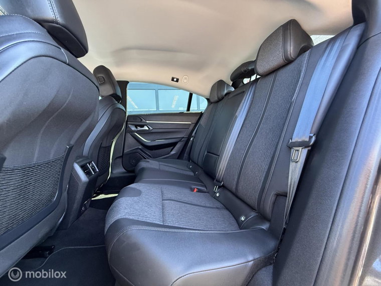Vehicle Image 38