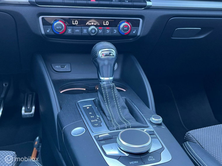 Vehicle Image 26