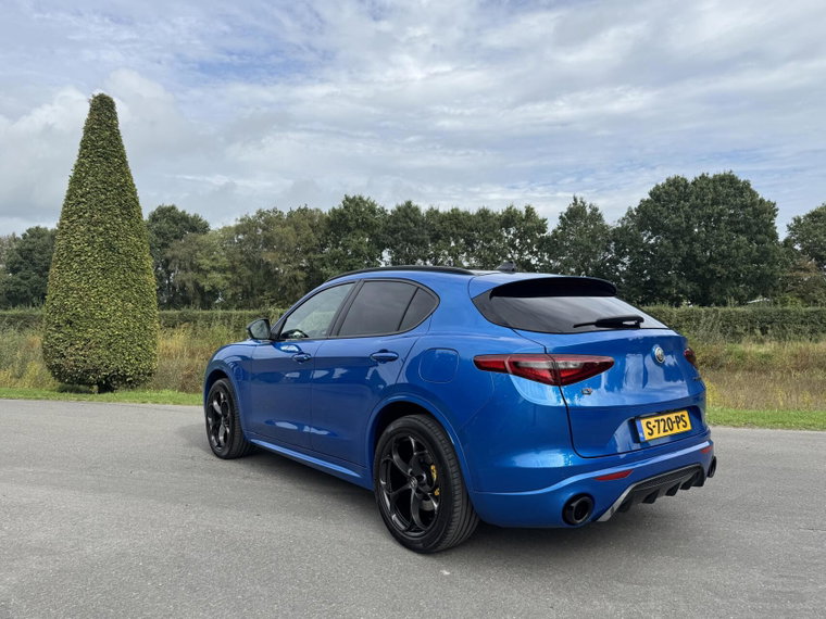Vehicle Image 26