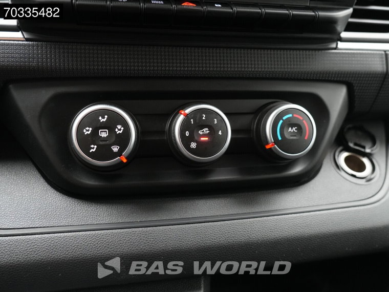 Vehicle Image 29