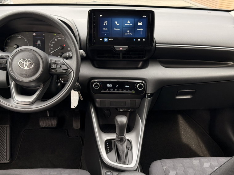 Vehicle Image 25