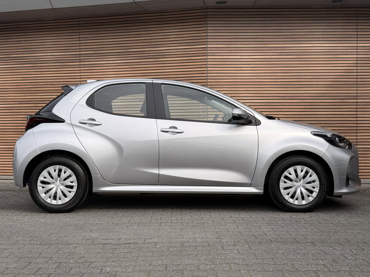 Vehicle Image 6