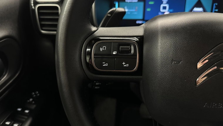 Vehicle Image 32