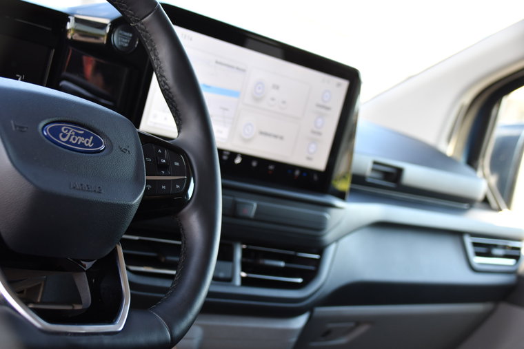 Vehicle Image 13