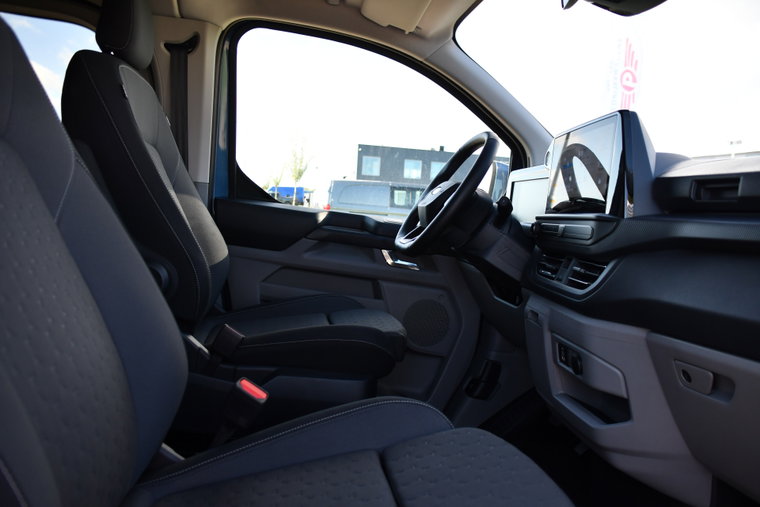 Vehicle Image 22