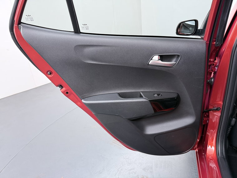 Vehicle Image 36