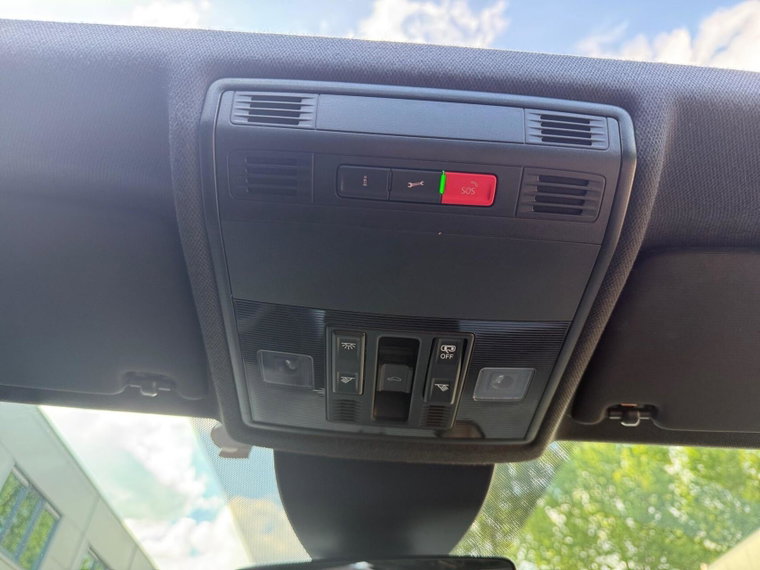 Vehicle Image 24