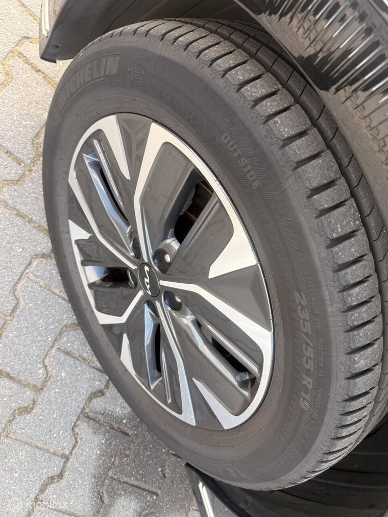 Vehicle Image 31