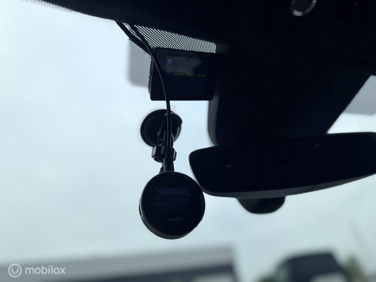 Vehicle Image 28