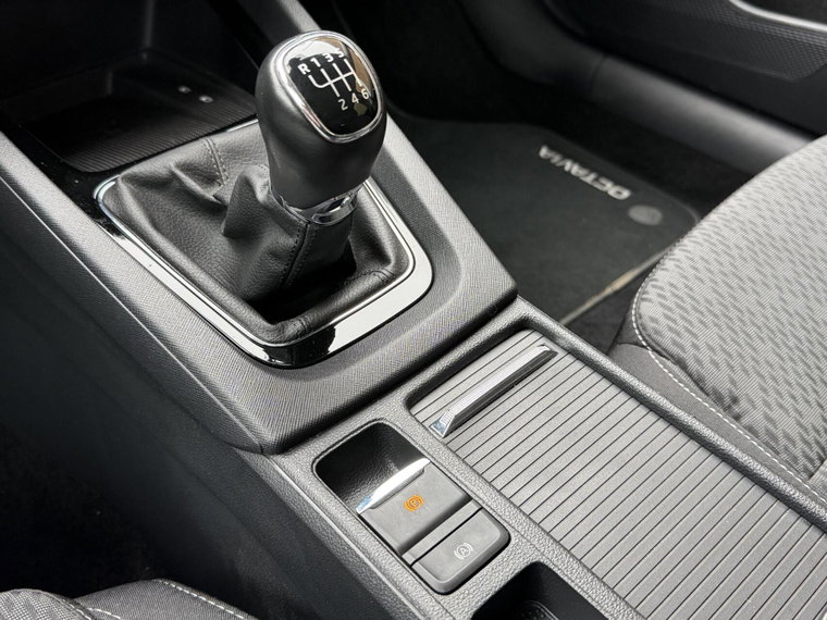 Vehicle Image 34