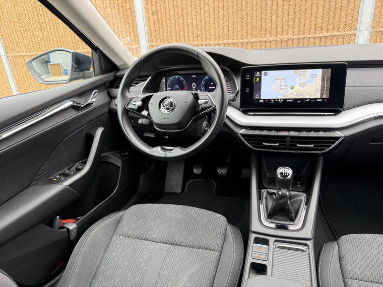 Vehicle Image 35