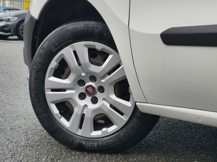 Vehicle Image 16