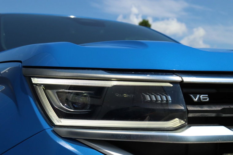 Vehicle Image 11