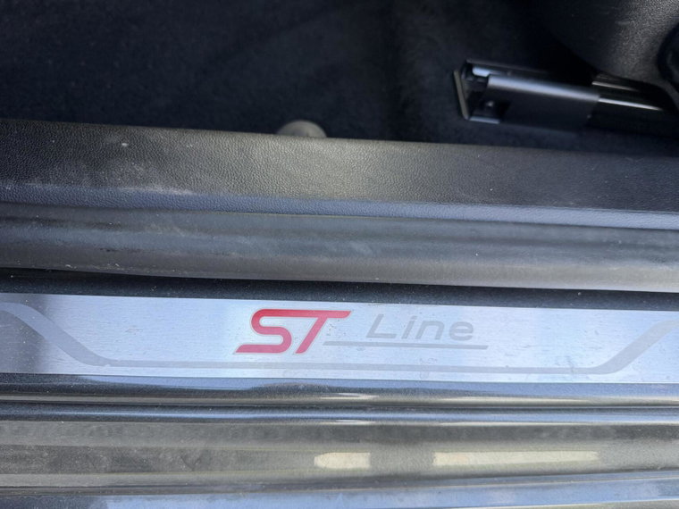 Vehicle Image 37