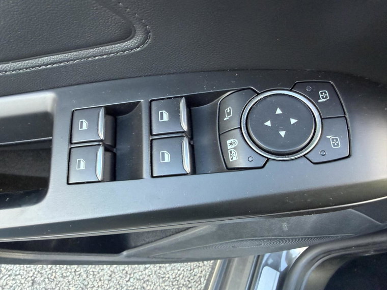 Vehicle Image 39