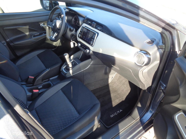 Vehicle Image 25