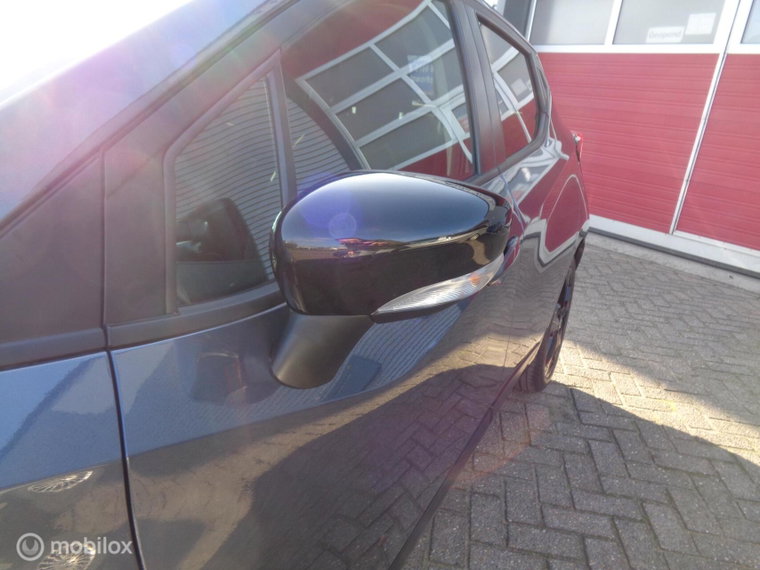 Vehicle Image 46
