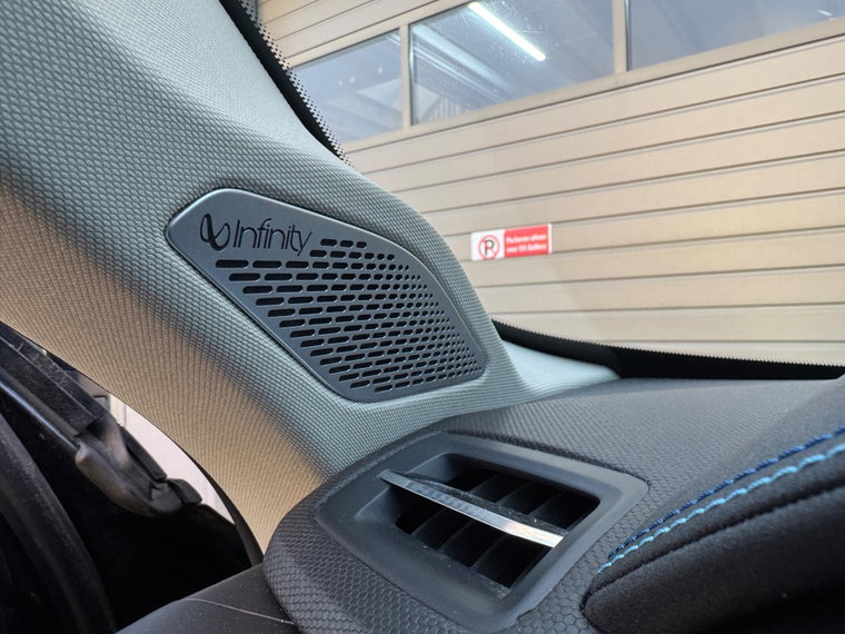 Vehicle Image 40