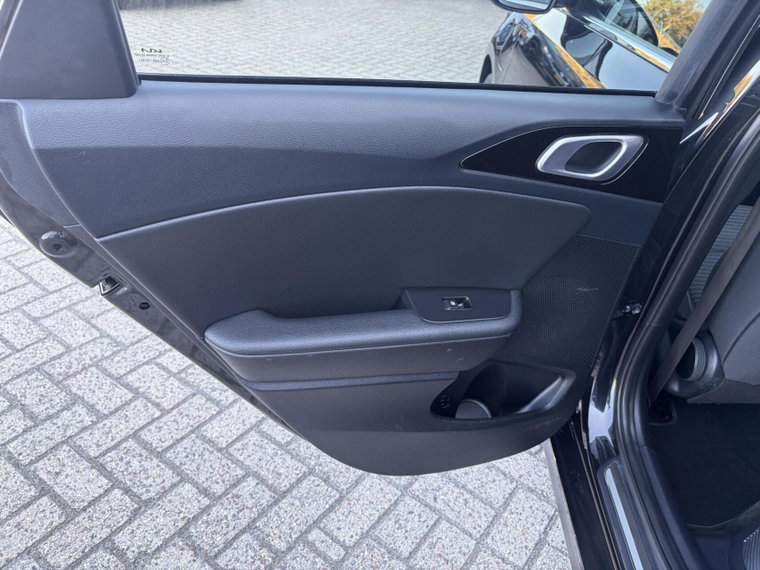 Vehicle Image 40
