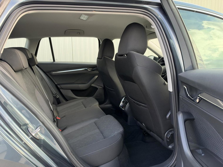 Vehicle Image 40