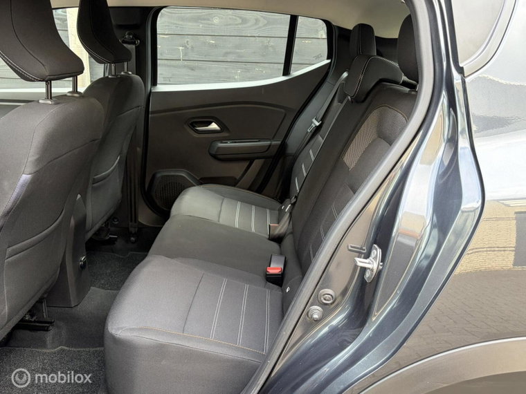 Vehicle Image 18