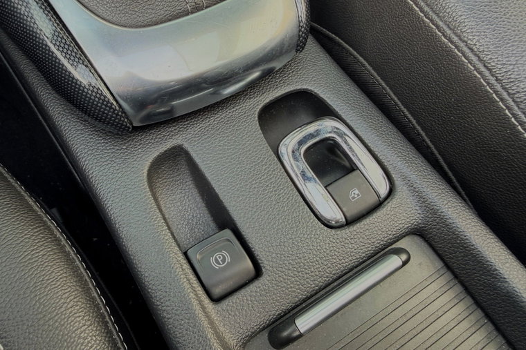 Vehicle Image 23