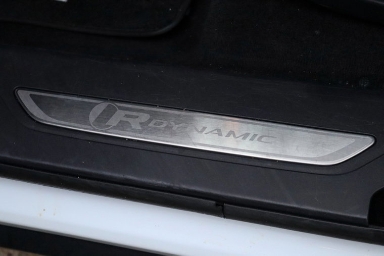 Vehicle Image 17