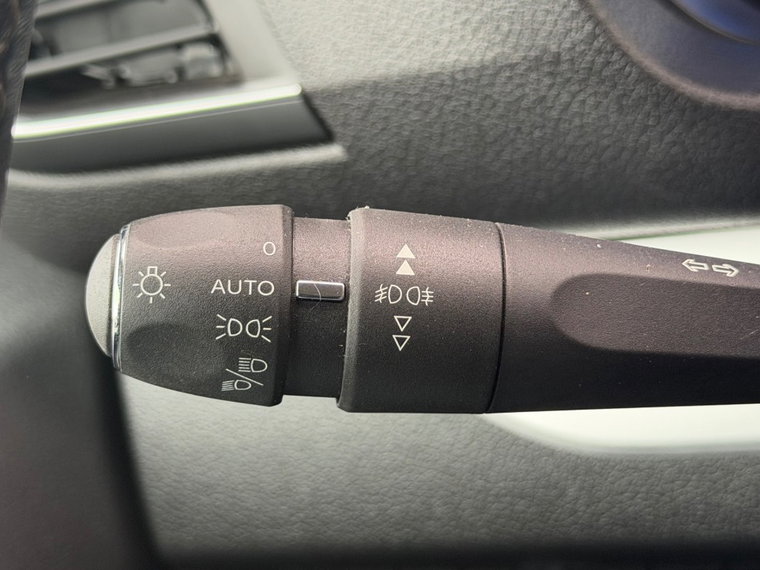 Vehicle Image 28