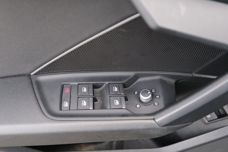 Vehicle Image 29