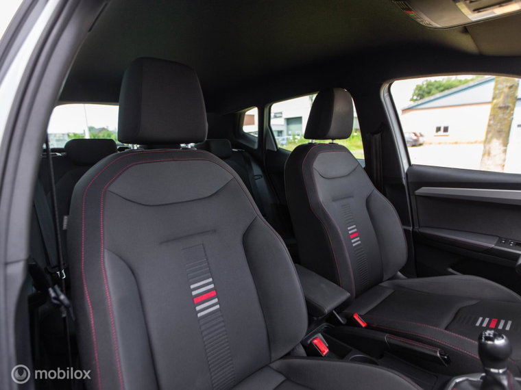 Vehicle Image 32
