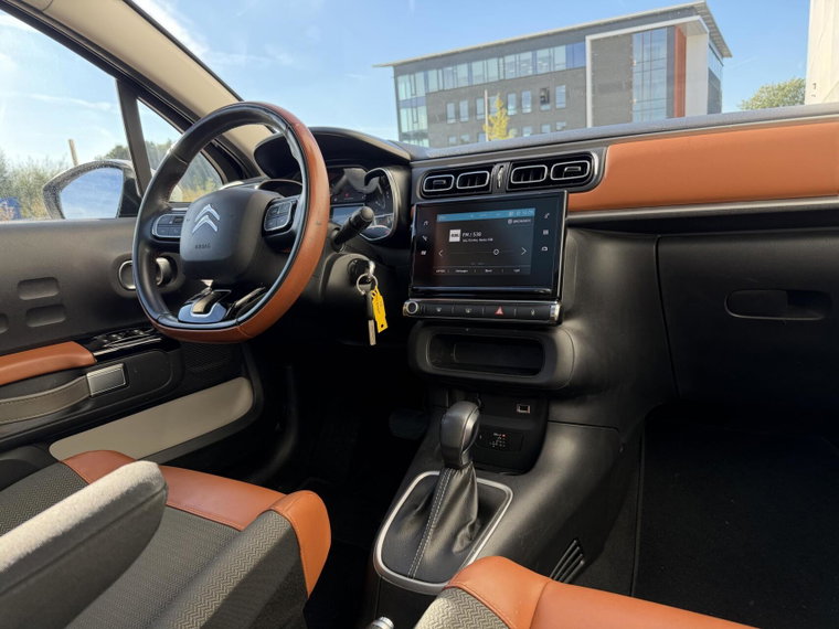 Vehicle Image 22
