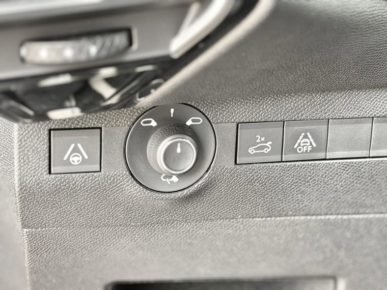 Vehicle Image 33