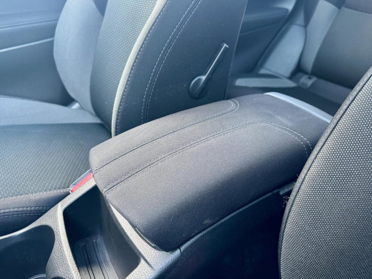 Vehicle Image 32