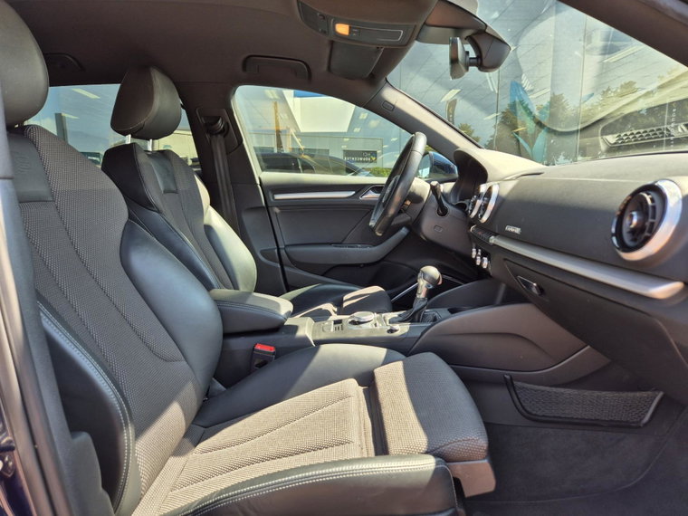 Vehicle Image 39