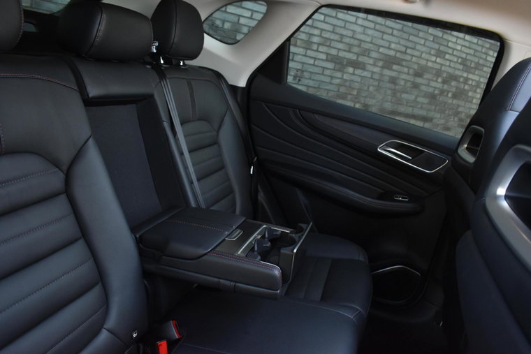 Vehicle Image 12