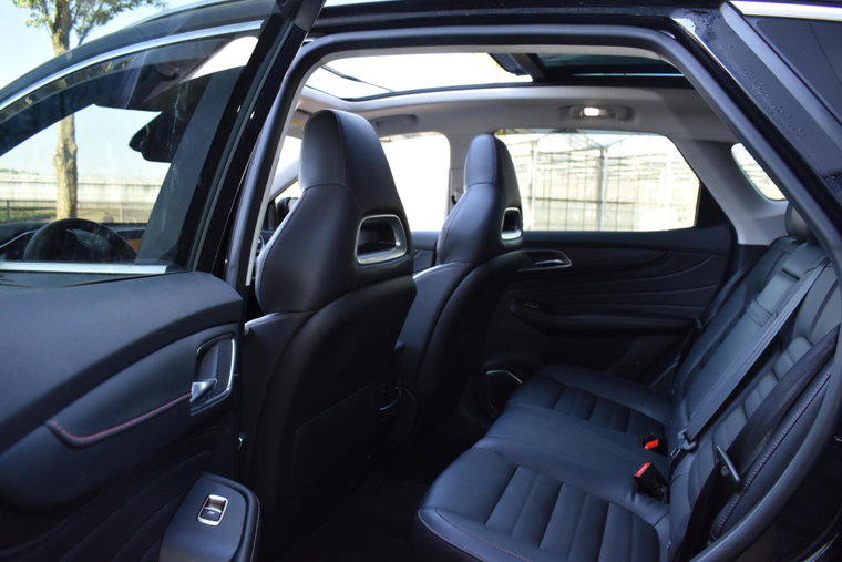 Vehicle Image 18